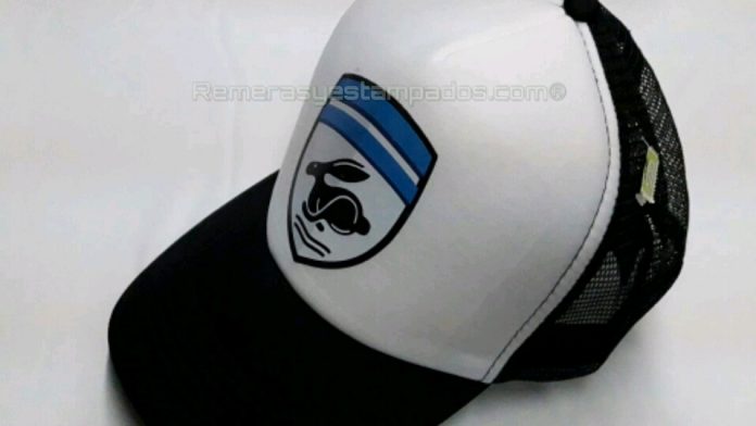 Gorra Trucker estampada con Vinilo Termo Textil Impreso